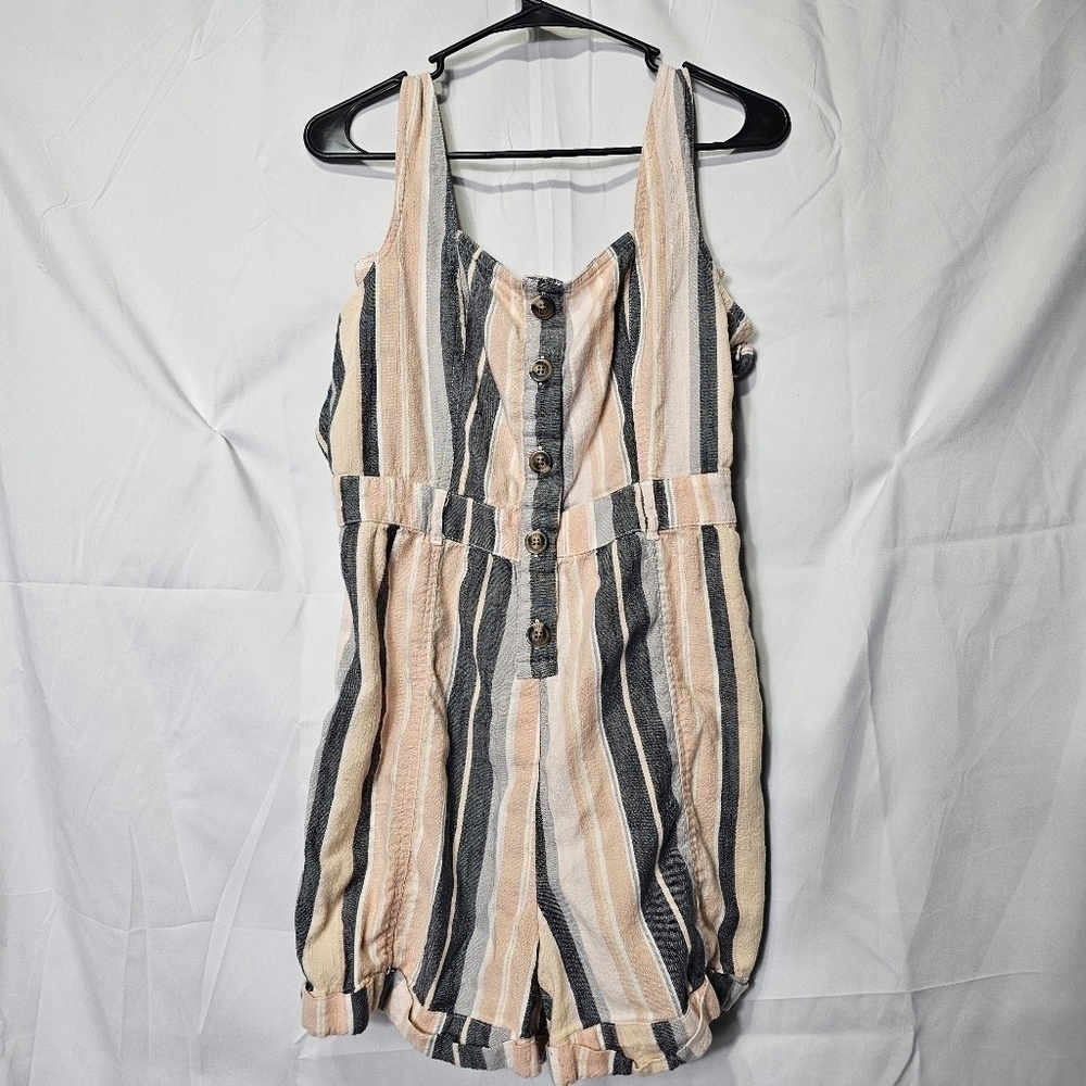 American Eagle Outfitters romper shorts with 2 button adjustments straps